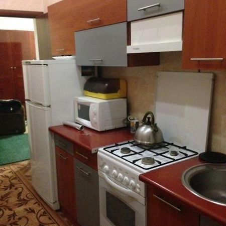Уютная Двухкомнатная Квартира אומן מראה חיצוני תמונה